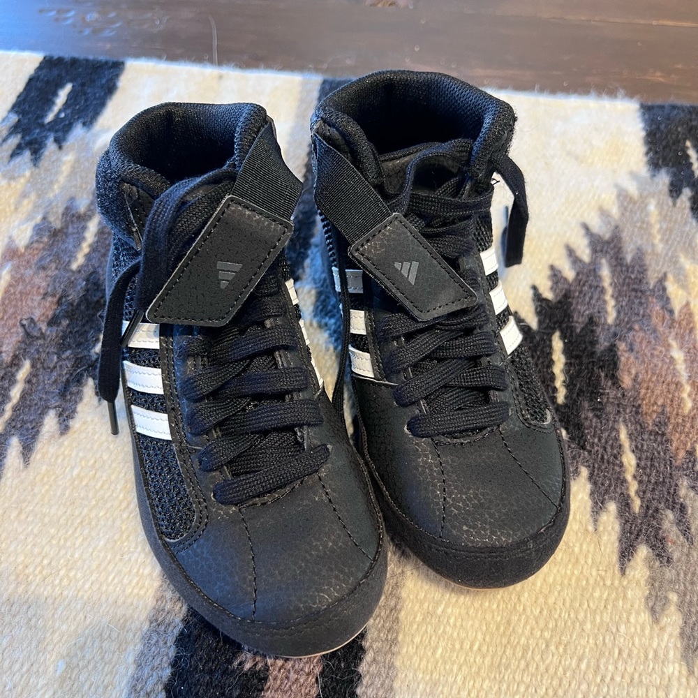 Boys wrestling shoes worn once